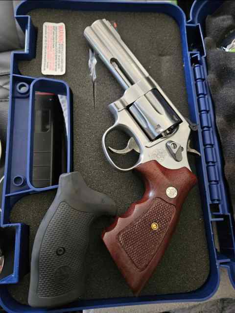 Smith &amp; Wesson 686 .357 Revolver 