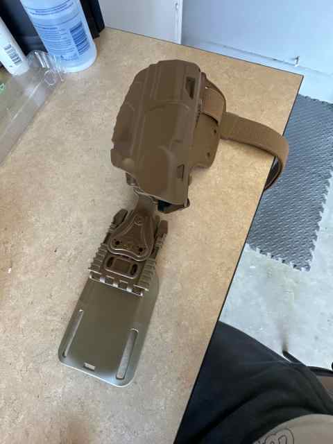 Safariland holster leg strap tan