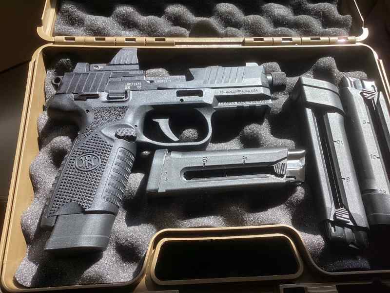 FN 502 w/Optic extra mags