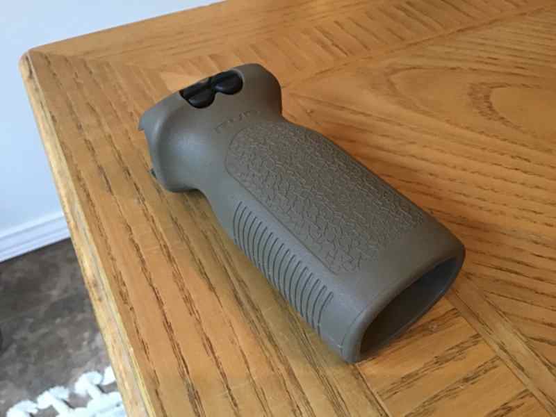 Magpul moe vertical foregrip 