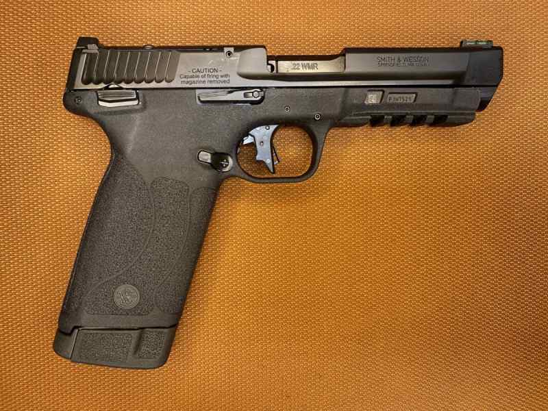NEW IN THE BOX - Smith &amp; Wesson M&amp;P 22 Mag 