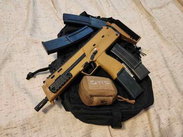 TommyBuilt T7 Pistol in RAL8000 with extras
