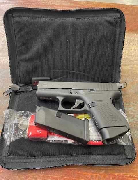 Glock 43 9mm 2 Mags Plus Soft Case