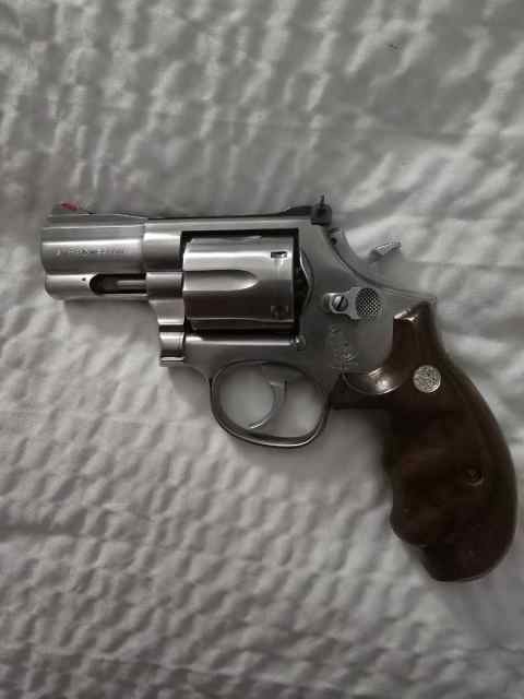 SMITH&amp;WESSON 686-3 SNUBBY