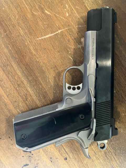 1911 Bob tail Commander 