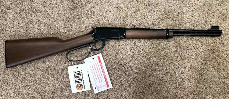 Henry Repeating Arms Classic Lever Carbine .22LR 