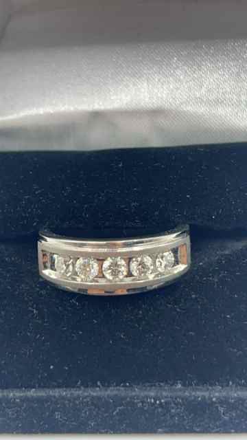 Men&#039;s diamond ring 1.5 carats size 11