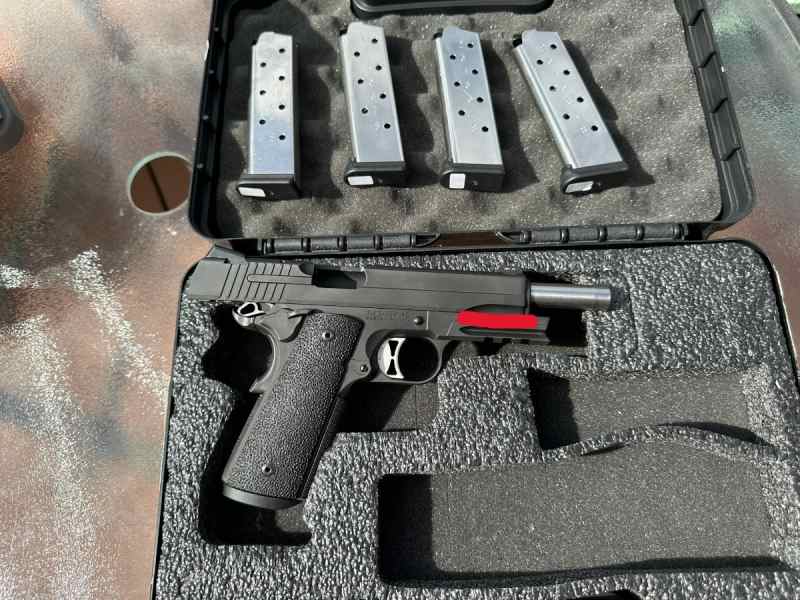 Sig 1911 TacOps .45 ACP