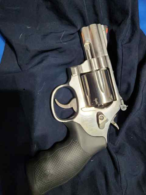 Smith and Wesson 686 2.5 357 Magnum 