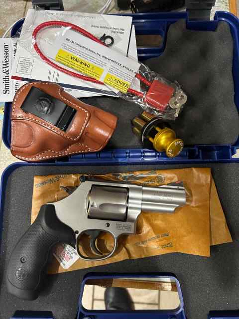 Smith &amp; Wesson Model 69 Combat Magnum 