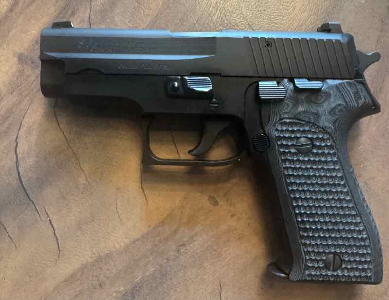 Minty German Police Sig 225 9mm