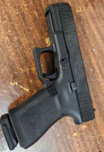 Glock 19 Gen 5 chambered in 9mm.