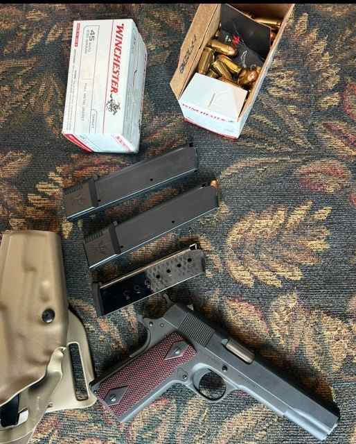 NEW RIA 1911 Wilson Combat / Safariland + Ammo