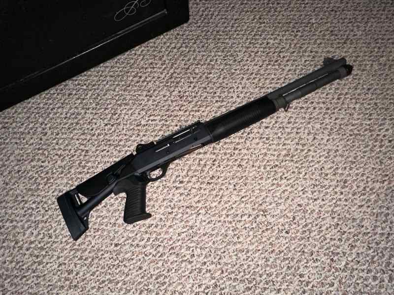 Benelli M1014 extendable stock extended magazine